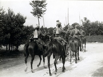 An Indian Cavalry escort to the Commander in Chief, August 1915 (British Library : Girdwood Collection )